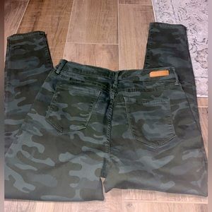Women’s Social Standard by Sanctuary CAMO skinny stretch pants in size 10/30